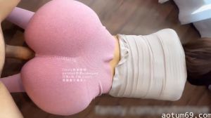 优雅气质尤物御姐女神✅撕破女神瑜伽裤 暴力后入翘臀，美腿尤物翘起美臀跪地口交！后入第一人称骑操女神极品蜜桃小丰臀特写