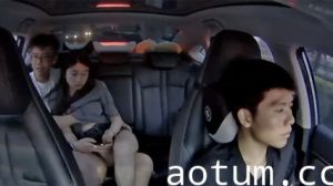 长沙网约车 情侣后座激战亲热摸奶抠逼 视频全网疯传 老司机愣是一眼没看