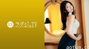 [LUXU-1719] 文静巨乳钢琴教师私下竟是痴女！巨乳晃动激烈床战实录
