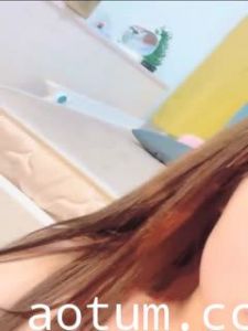 美女落九川说话嗲嗲娇嫩小美女,萌萌哒解开内衣
