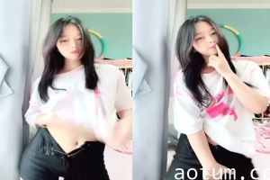 清纯美少女小周妹妹闺房自慰实录！粉嫩小穴特写揉捏，巨乳颤抖蹭阴蒂，蜜桃臀诱惑勾魂